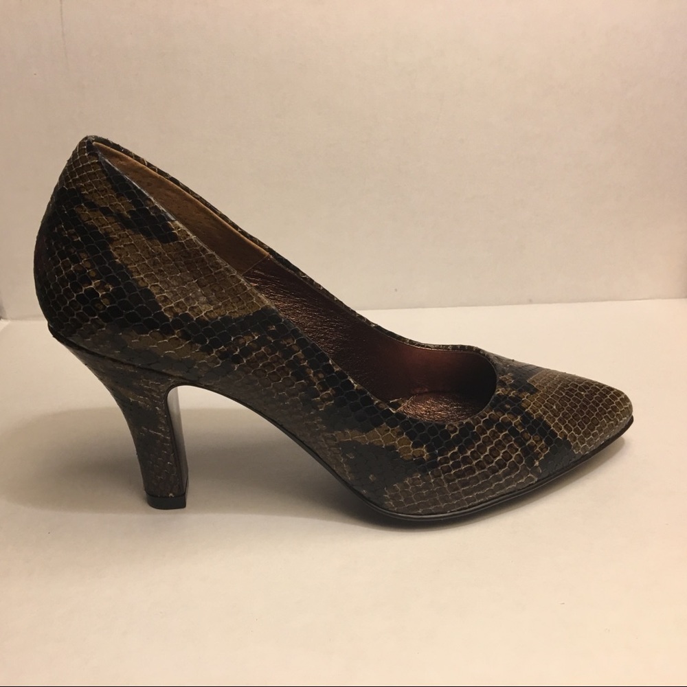 Sofft Shoe Mocha Python Print Pumps - Picture 3 of 8